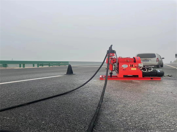 凤岗镇马路路基路面开裂下沉注浆加固灌浆